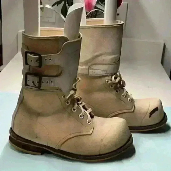 VINTAGE KOREAN WAR "Bunny Boots"  A R Hyde & Sons Boots - Picture 1 of 14